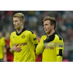 Dortmund Leuchte auf DIE BVB Stiftung 2012-2013 Sleeve Soccer Patch / Badge
